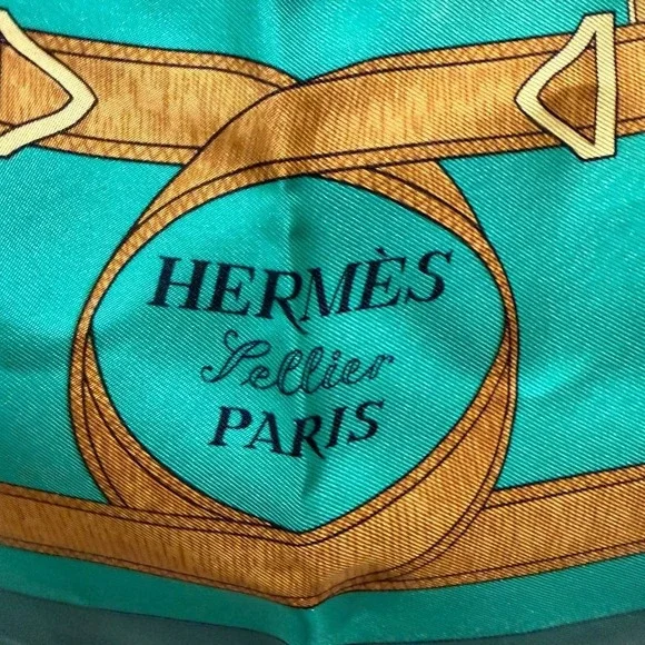 Hermès Eperon d'Or Silk Scarf Carré 90 Green Gold Vintage – Fading / Wear - Picture 2 of 7